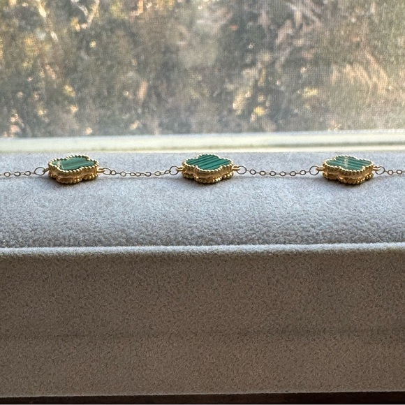 18K Solid Yellow Gold Green Clover Bracelet - Picture 9 of 11